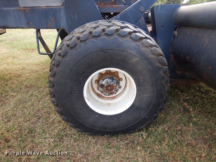 image for item DK8136 1995 MacDon 9000  windrower