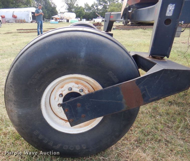 image for item DK8136 1995 MacDon 9000  windrower