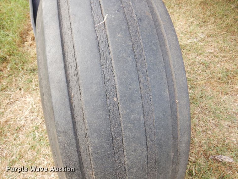 image for item DK8136 1995 MacDon 9000  windrower