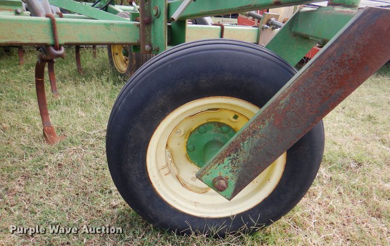 image for item DK8138 John Deere 730  air seeder