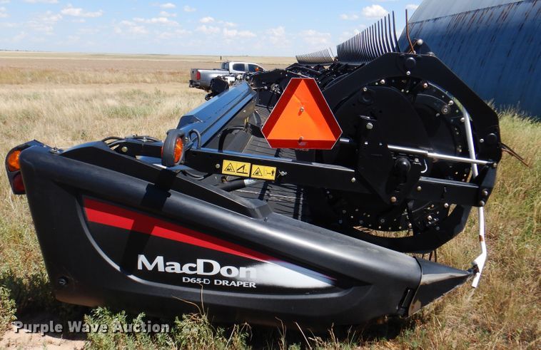 image for item DK8191 2017 MacDon D65  draper head