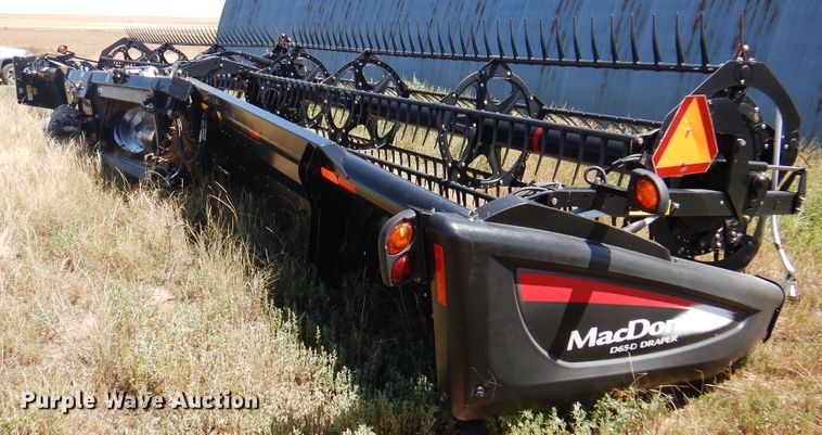 image for item DK8191 2017 MacDon D65  draper head