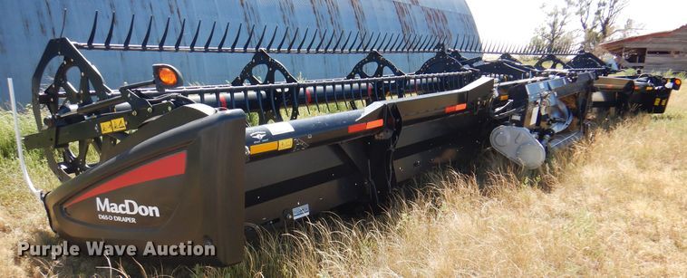 image for item DK8191 2017 MacDon D65  draper head