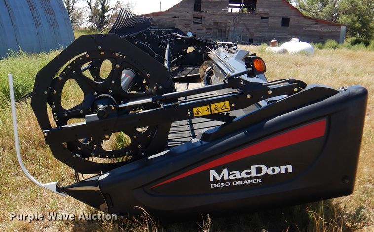 image for item DK8191 2017 MacDon D65  draper head