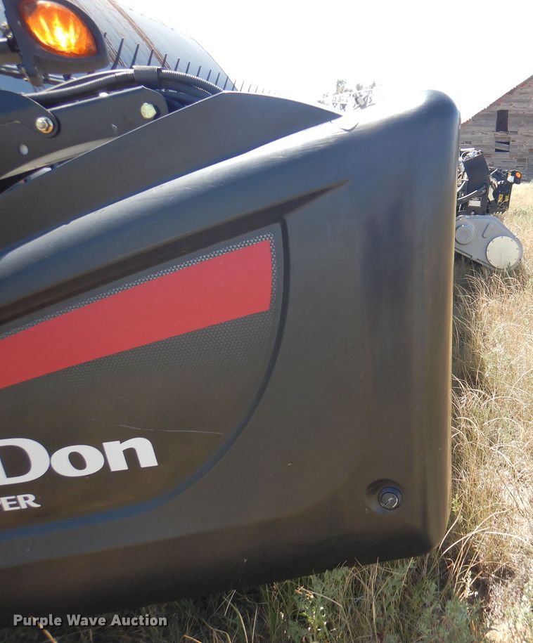 image for item DK8191 2017 MacDon D65  draper head