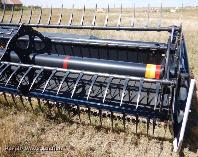 image for item DK8191 2017 MacDon D65  draper head