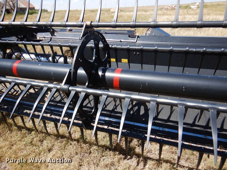 image for item DK8191 2017 MacDon D65  draper head