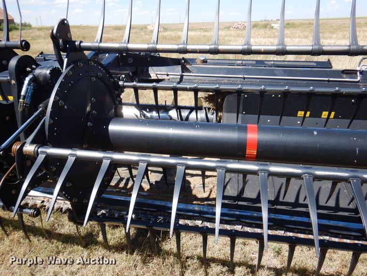 image for item DK8191 2017 MacDon D65  draper head