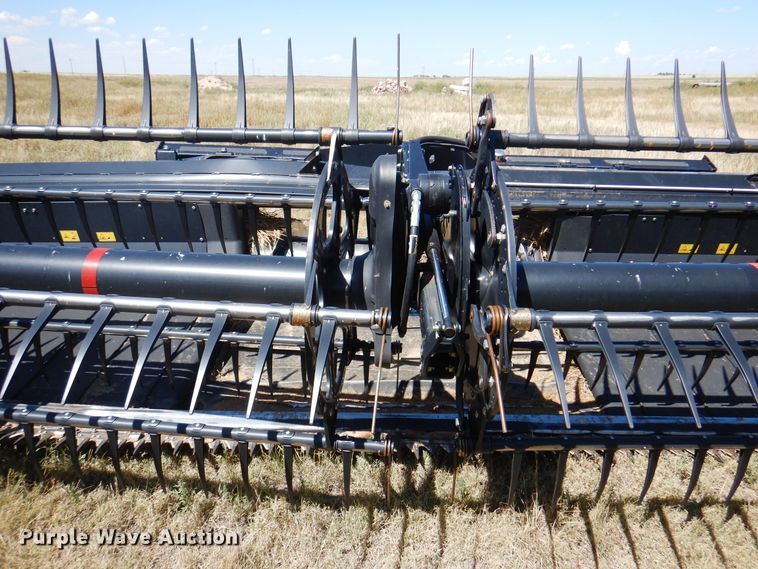 image for item DK8191 2017 MacDon D65  draper head