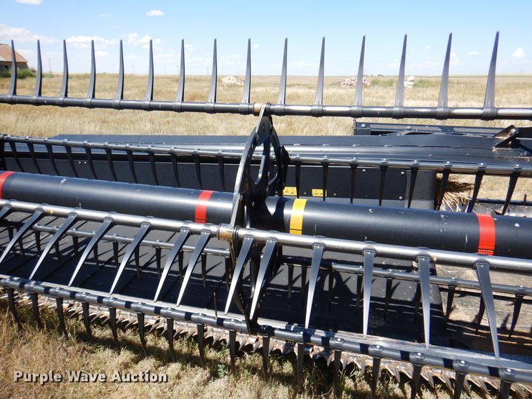 image for item DK8191 2017 MacDon D65  draper head