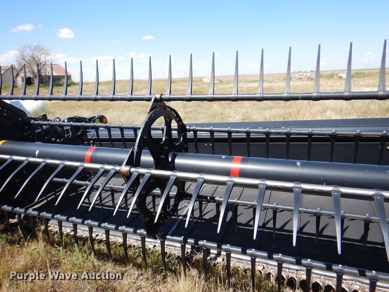 image for item DK8191 2017 MacDon D65  draper head