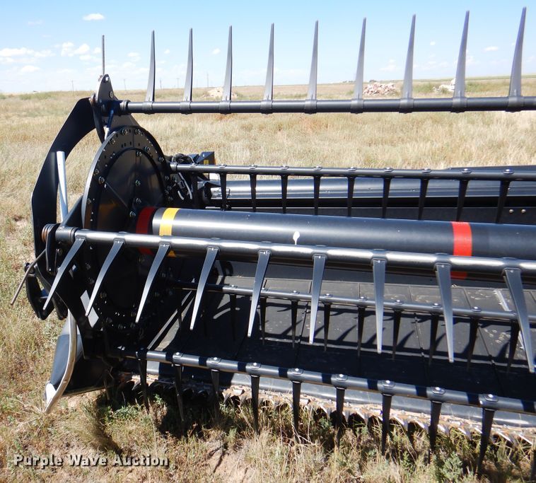 image for item DK8191 2017 MacDon D65  draper head