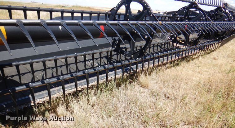 image for item DK8191 2017 MacDon D65  draper head