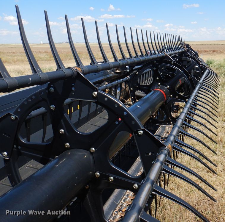 image for item DK8191 2017 MacDon D65  draper head