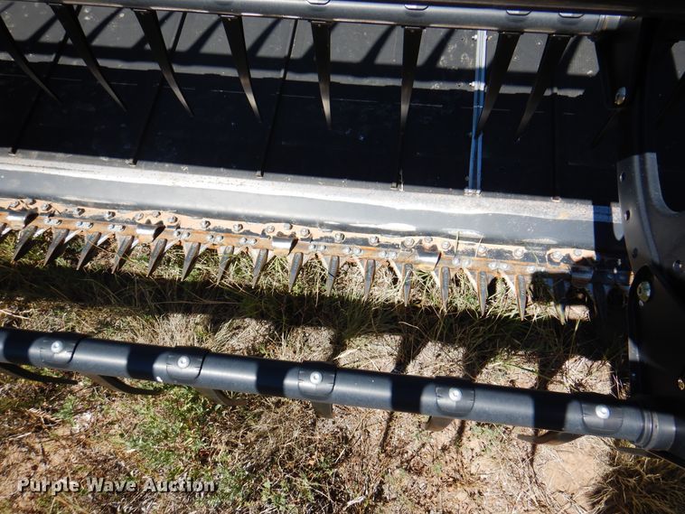 image for item DK8191 2017 MacDon D65  draper head