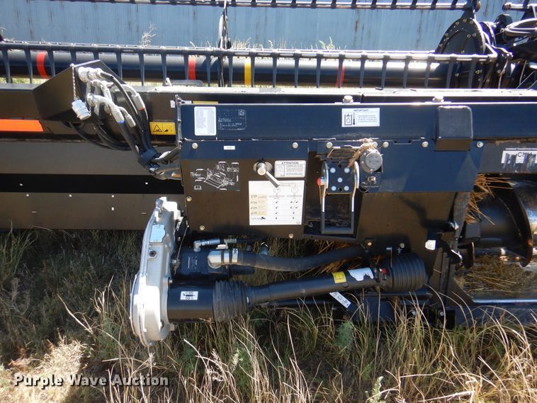 image for item DK8191 2017 MacDon D65  draper head