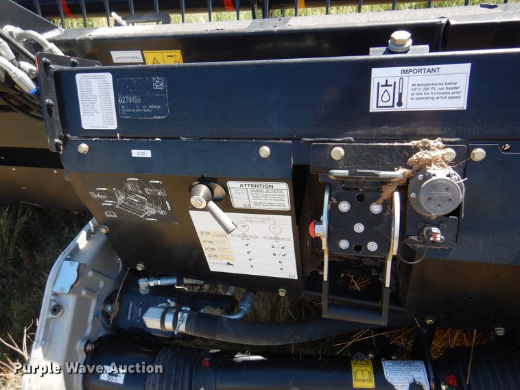 image for item DK8191 2017 MacDon D65  draper head