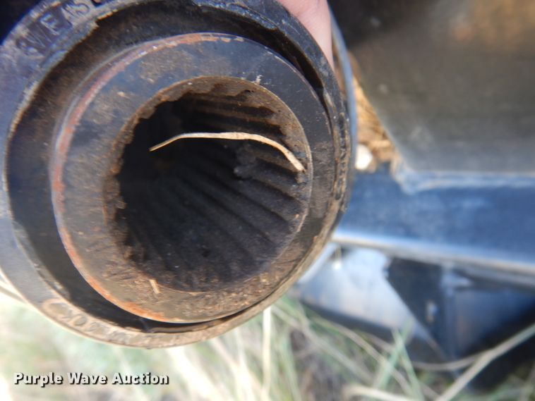 image for item DK8191 2017 MacDon D65  draper head