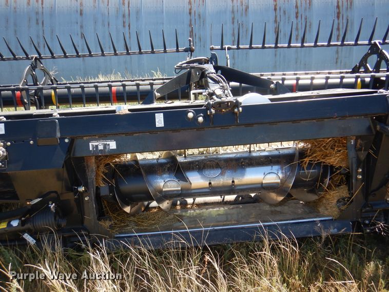 image for item DK8191 2017 MacDon D65  draper head