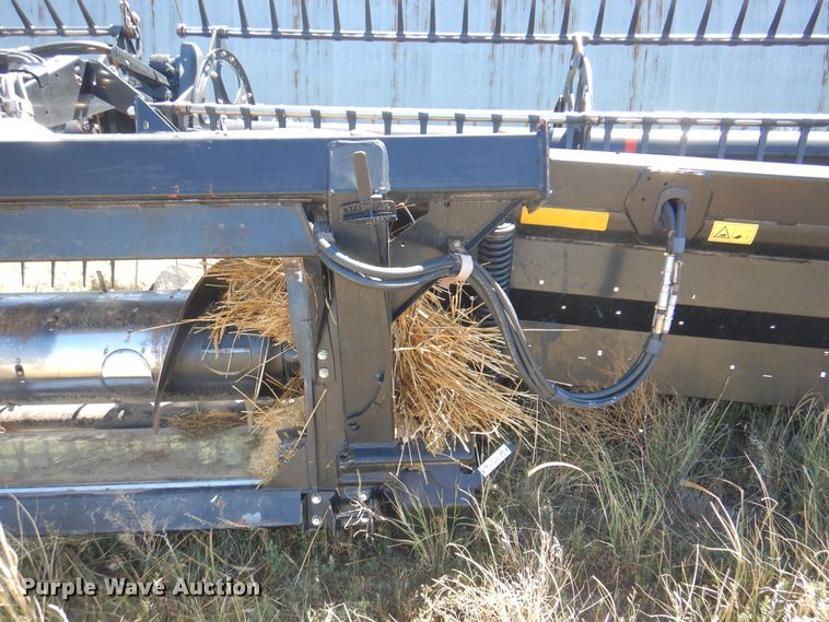 image for item DK8191 2017 MacDon D65  draper head