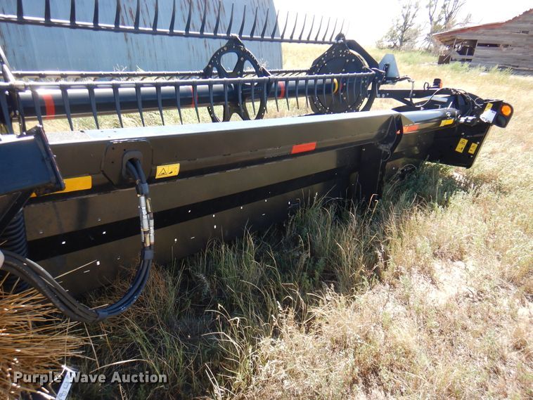 image for item DK8191 2017 MacDon D65  draper head