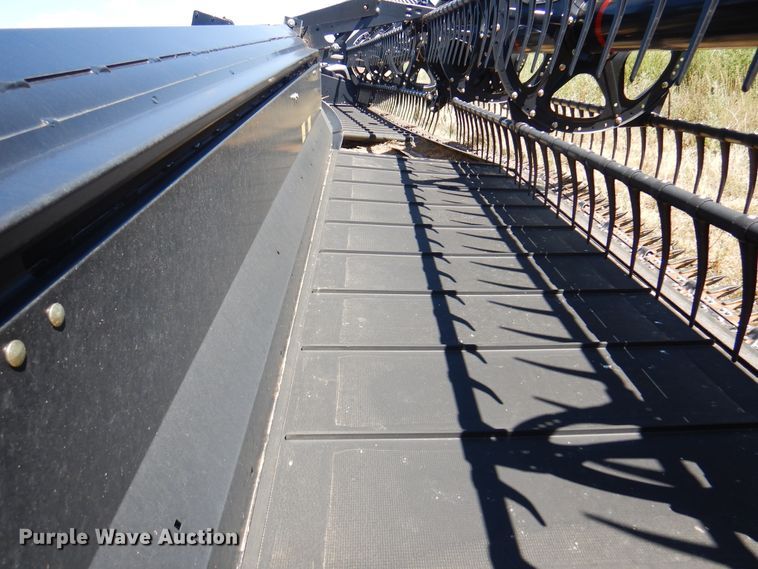 image for item DK8191 2017 MacDon D65  draper head