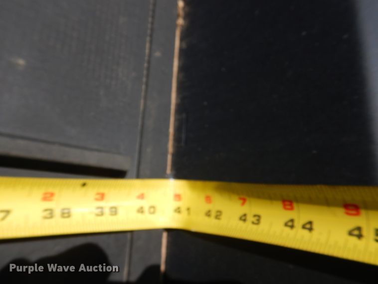 image for item DK8191 2017 MacDon D65  draper head