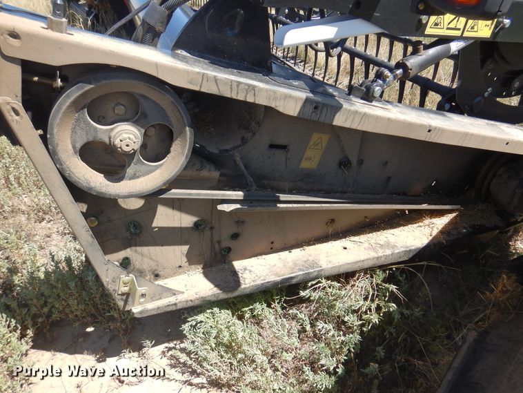 image for item DK8191 2017 MacDon D65  draper head