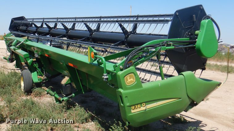 image for item DK8194 2005 John Deere 936D  draper head