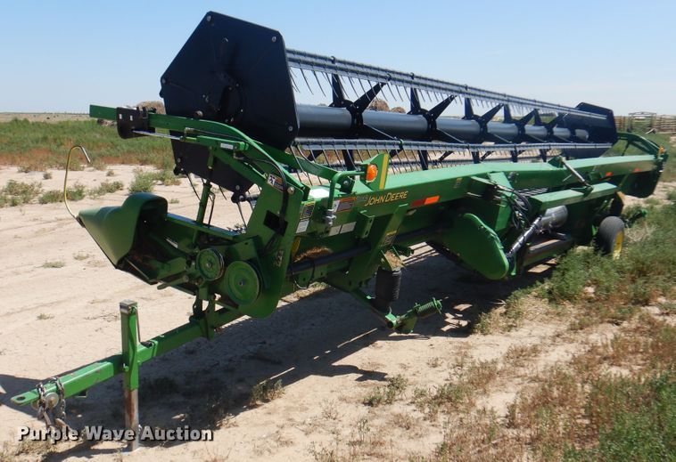 image for item DK8194 2005 John Deere 936D  draper head