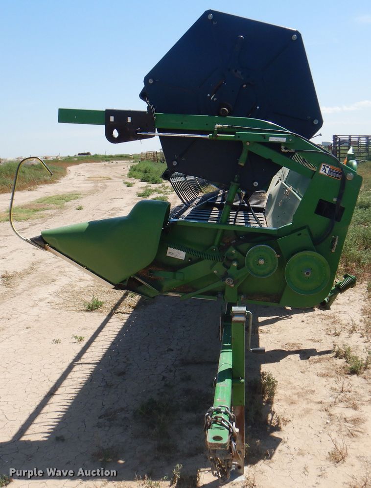 image for item DK8194 2005 John Deere 936D  draper head