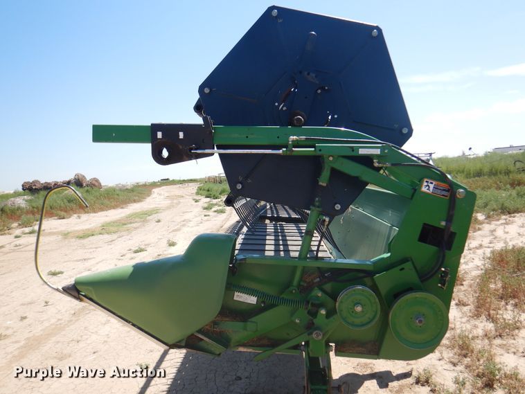 image for item DK8194 2005 John Deere 936D  draper head