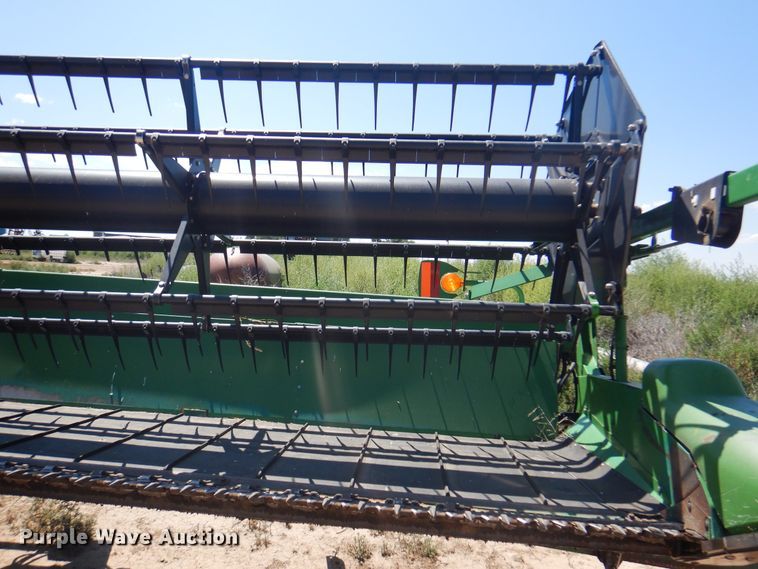 image for item DK8194 2005 John Deere 936D  draper head