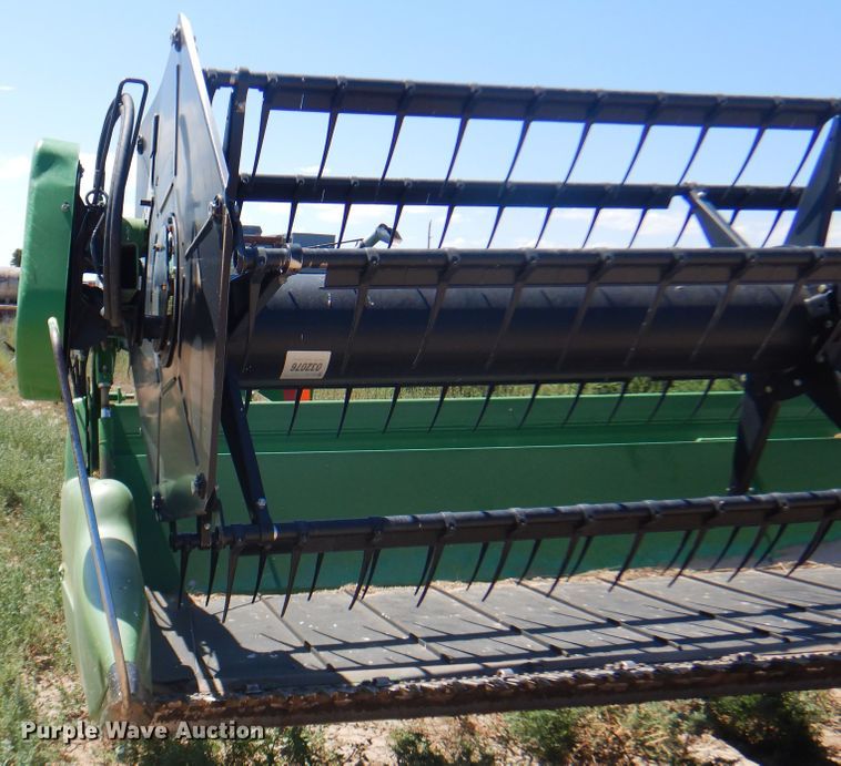 image for item DK8194 2005 John Deere 936D  draper head