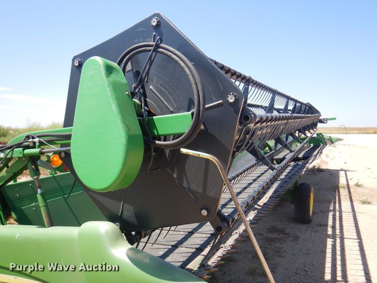 image for item DK8194 2005 John Deere 936D  draper head