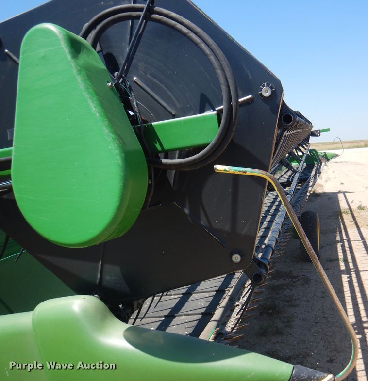 image for item DK8194 2005 John Deere 936D  draper head