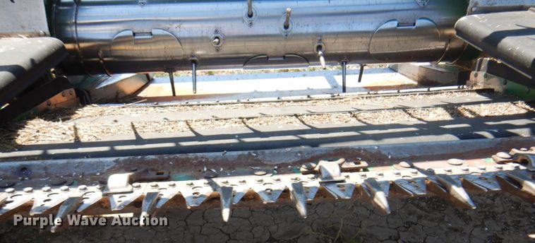 image for item DK8194 2005 John Deere 936D  draper head