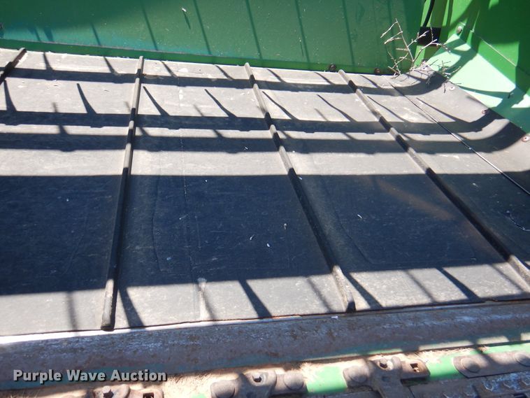 image for item DK8194 2005 John Deere 936D  draper head