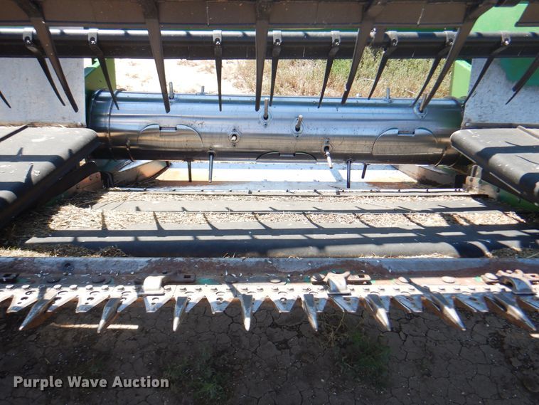 image for item DK8194 2005 John Deere 936D  draper head