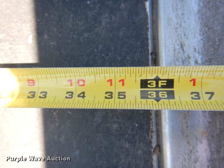 image for item DK8194 2005 John Deere 936D  draper head