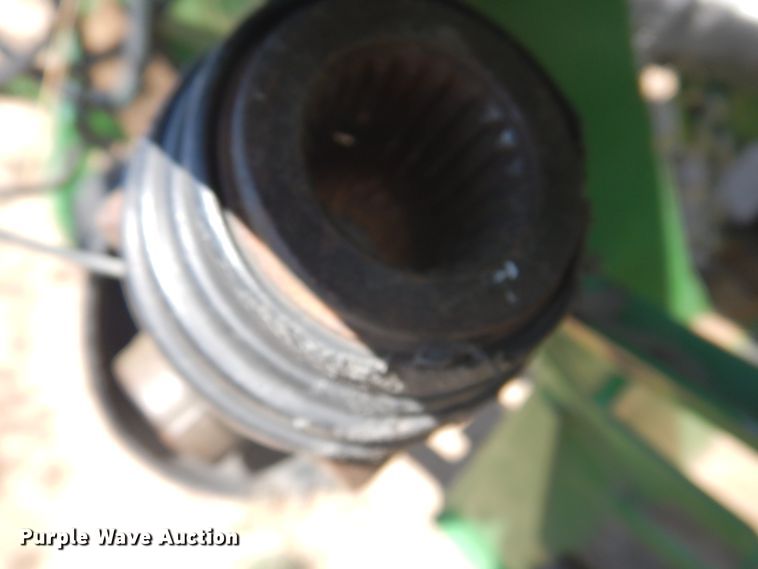 image for item DK8194 2005 John Deere 936D  draper head