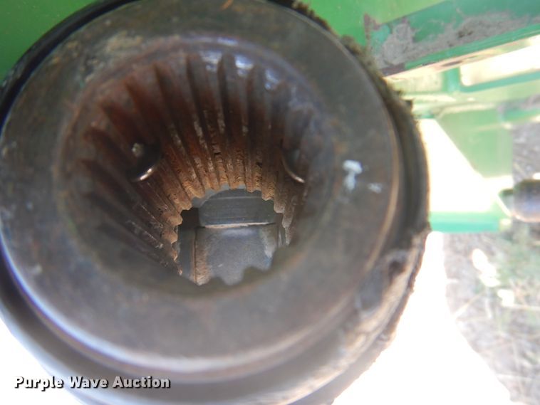 image for item DK8194 2005 John Deere 936D  draper head