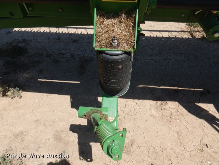 image for item DK8194 2005 John Deere 936D  draper head