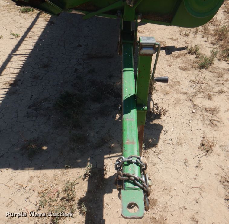 image for item DK8194 2005 John Deere 936D  draper head