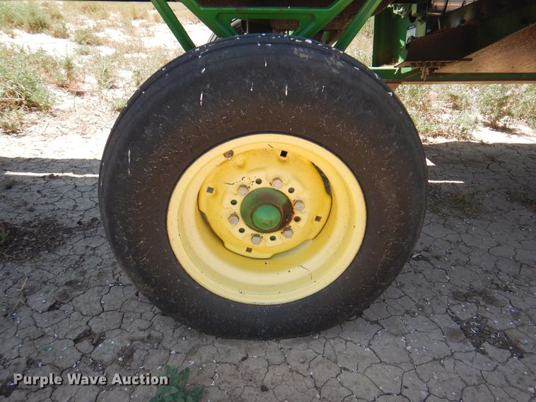 image for item DK8194 2005 John Deere 936D  draper head