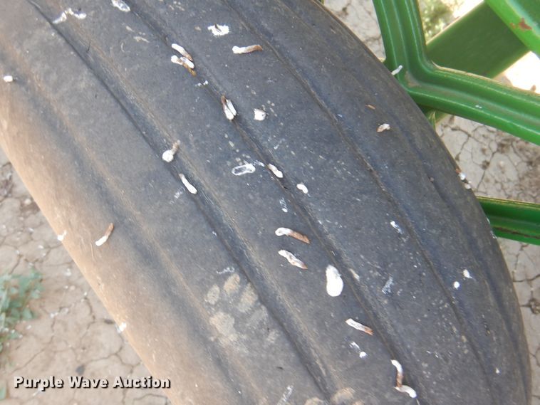 image for item DK8194 2005 John Deere 936D  draper head