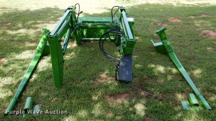 image for item DL0527 John Deere 240  loader
