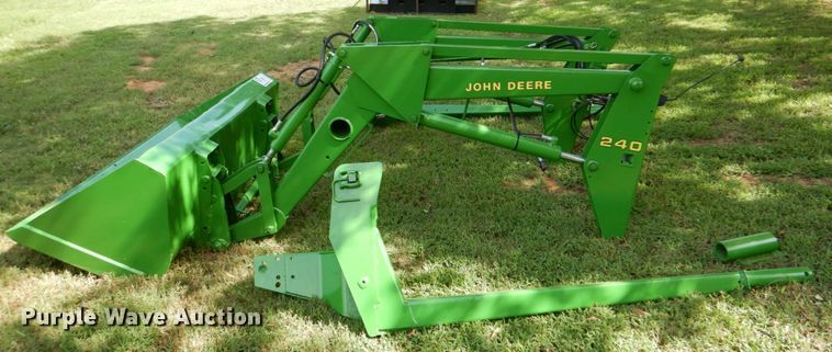 image for item DL0527 John Deere 240  loader