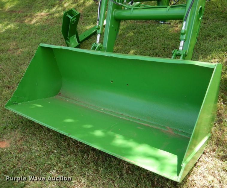 image for item DL0527 John Deere 240  loader