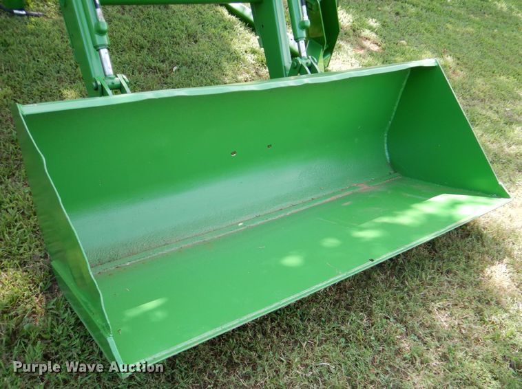 image for item DL0527 John Deere 240  loader